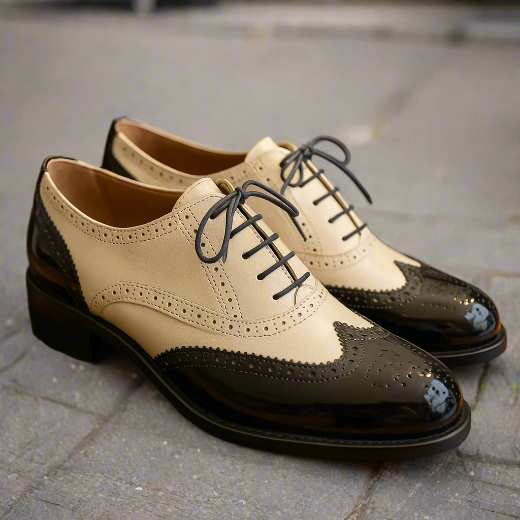 BLACK/WHITE BROUGE